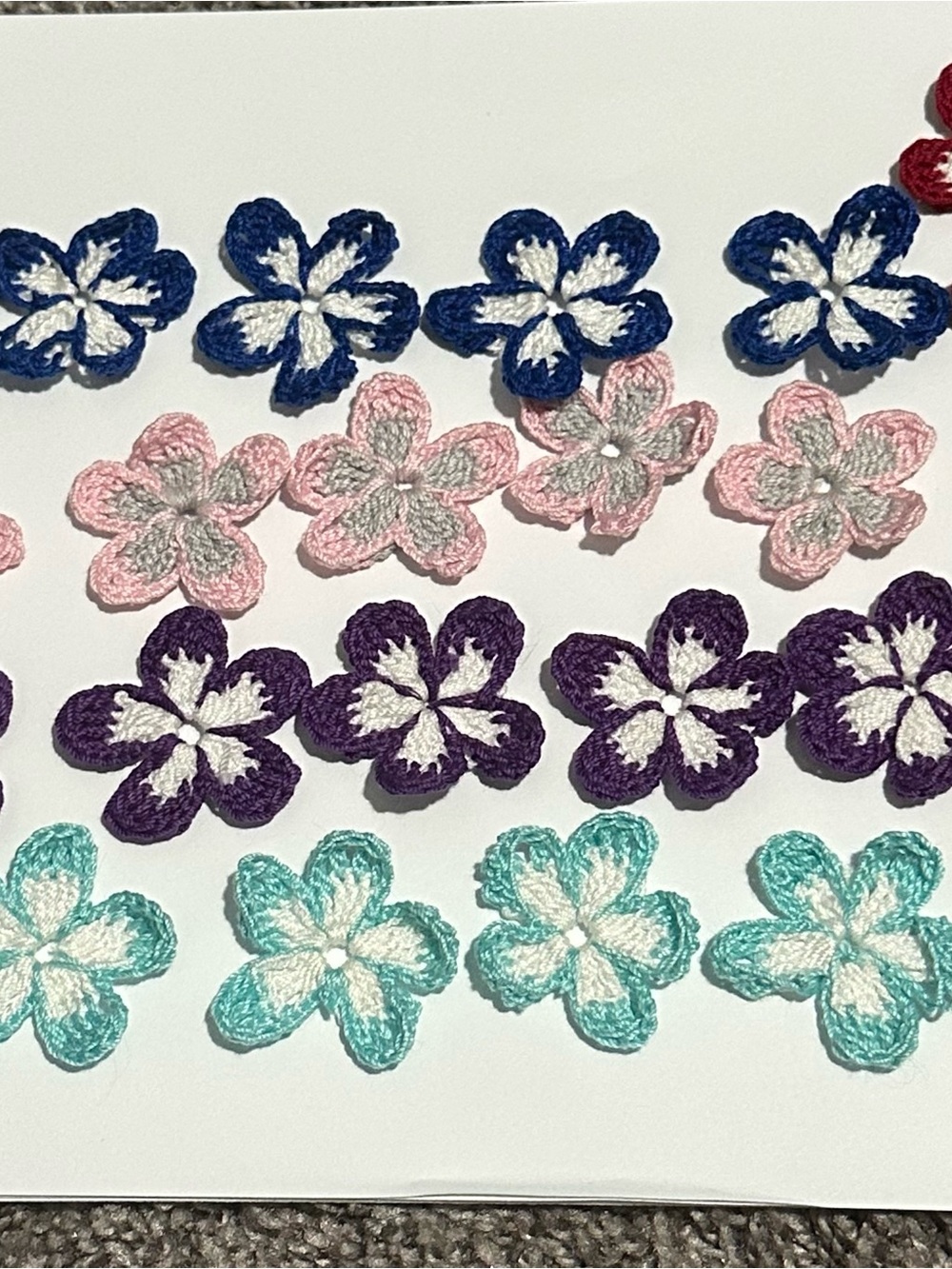 Handmade crochet Floral Appliqué Pack 25 pcs Multicolor - Picture 4 of 5